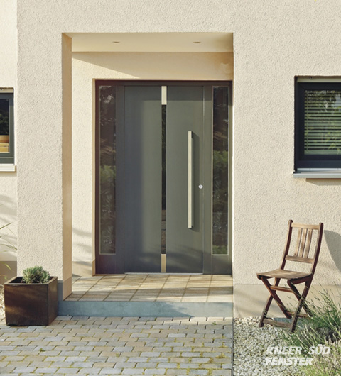 Haustür Ansicht von außen in antrazit mit Seitenteilen © Kneer Südfenster