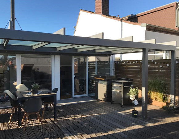 Terrazza PURE von weinor mit Unterglas-Markise